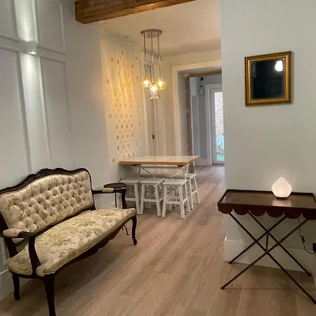 Charming From Xix Century Гостьовий будинок Лісабон