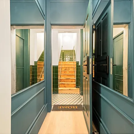 Charming From Xix Century リスボン